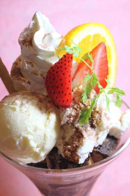 ダイエット中どうしても食べたくなる甘いもの！我慢する前に知っておきたい魔法の時間